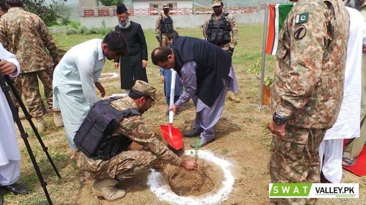 ڈپٹی کمشنر سوات ثاقب رضا اسلم نے سوات کے علاقہ برہ بانڈئی میں پاک فوج کے زیراہتمام ایک سادہ مگر پروق