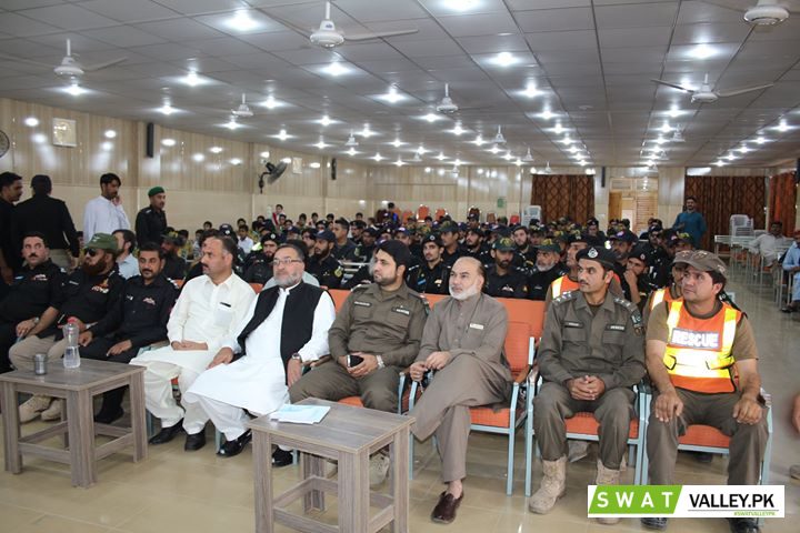 ڈپٹی کمشنر سوات کی ہدایت پر 8اکتوبر 2005کے زلزلے کی یاد میں اور قدرتی آفات کے دوران حفاظتی اقدامات ک