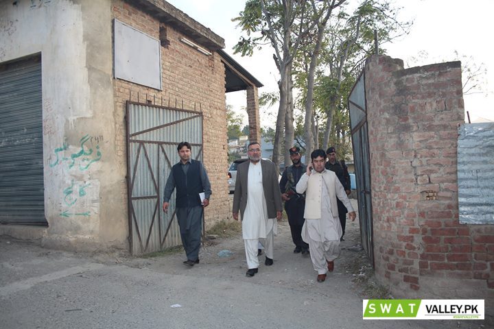 GOVT OFFICES DIRECTED TO INSTALL SIGNBOARDS.