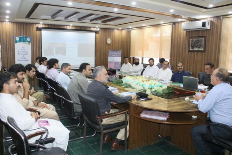 چیف کمشنر رائٹ ٹو انفارمیشن کمیشن خیبر پختونخوا ساجد خان جدون کی زیر صدارت ڈی سی کانفرنس روم میں خیب