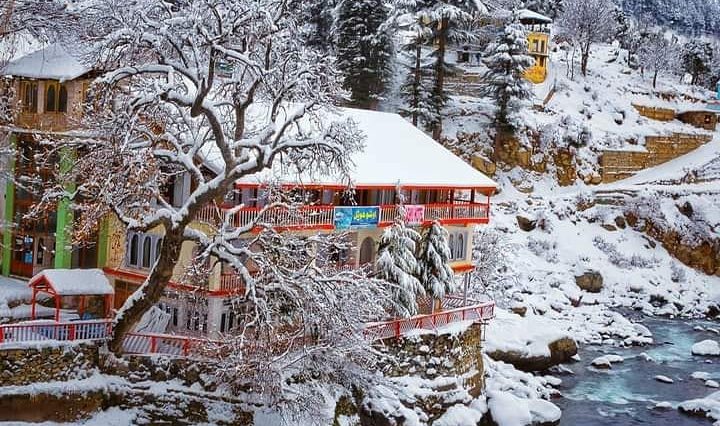اشو ویلی، کالام، سوات۔۔۔
Exquisite Ushu Village of Kalam Valley in snowy season