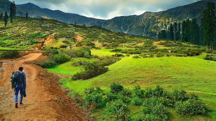 Gabin Jabba, Swat Valley. Pakistan.
اِن راستوں پہ صرف قدم ہی نہیں دوستو !
گزرتے