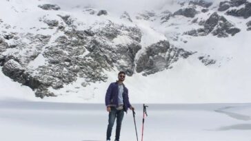 Finally reached to our destination
Just behind me, frozen (Bashigram Lake) with