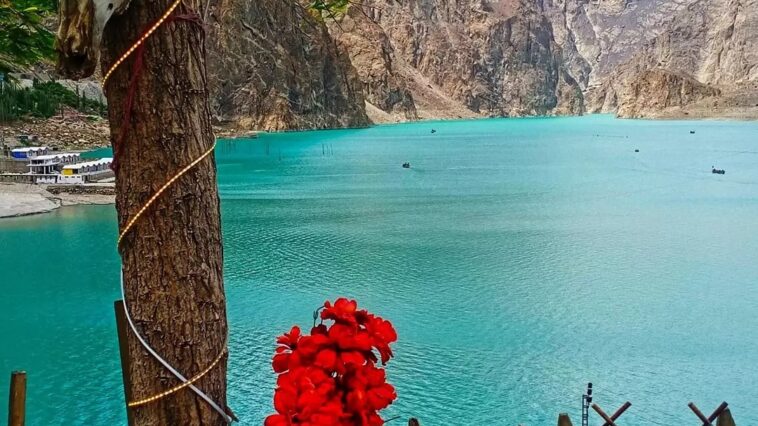 Attabad Lake Hunza
Pic by waqar Ahmad.