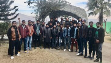 3 days trip
Tourist at fizaghat