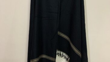 Rs 1,800
FOR MEN
Swati Salampuri wool shawl. Made of premium quality woolAvailab