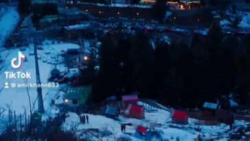 درد شدت کا ہوں اور ہمدرد کوئی نہ ہو۔
ایسے تلخ ایام بھی اتھے ہیں زندگی میں ۔