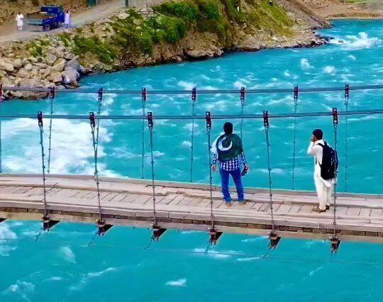 سوات ، پاکستانمیں نے زندگی میں اس سے زیادہ پیارہ دریا کہیں نہیں دیکھاآپ کیا
