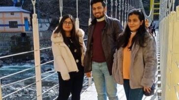 Family at mankiyal bridge