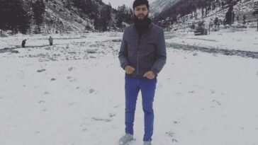 صبح کے تخت نشین شام کو مجرم ٹھرے
ہم نے پل بھر میں نصیبوں کو بدلتے دیکھا ہے