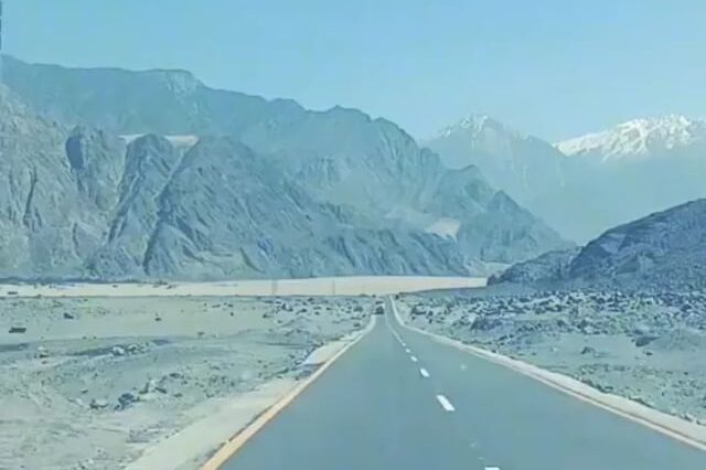 Karakhurm highway.....Gilgit-Baltistan
.
.
.
.
.
.
.
.
.
Follow my account
Fo