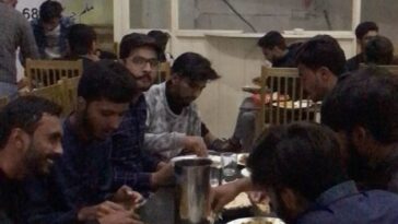 Tourist at dinner
3 days trip to